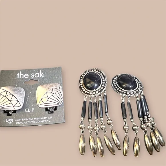 Assorted Women's Clip On Earrings Set - New & Vintage. One is a Monet Stamped - Picture 4 of 5